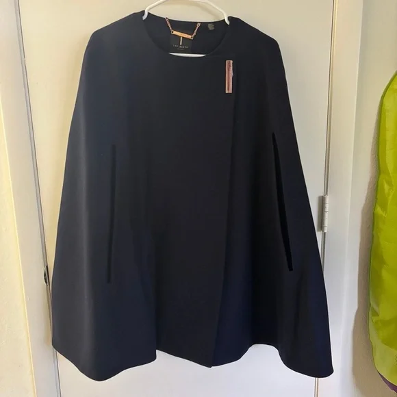 Chic Black Cape Coat – Modern Elegance Redefined